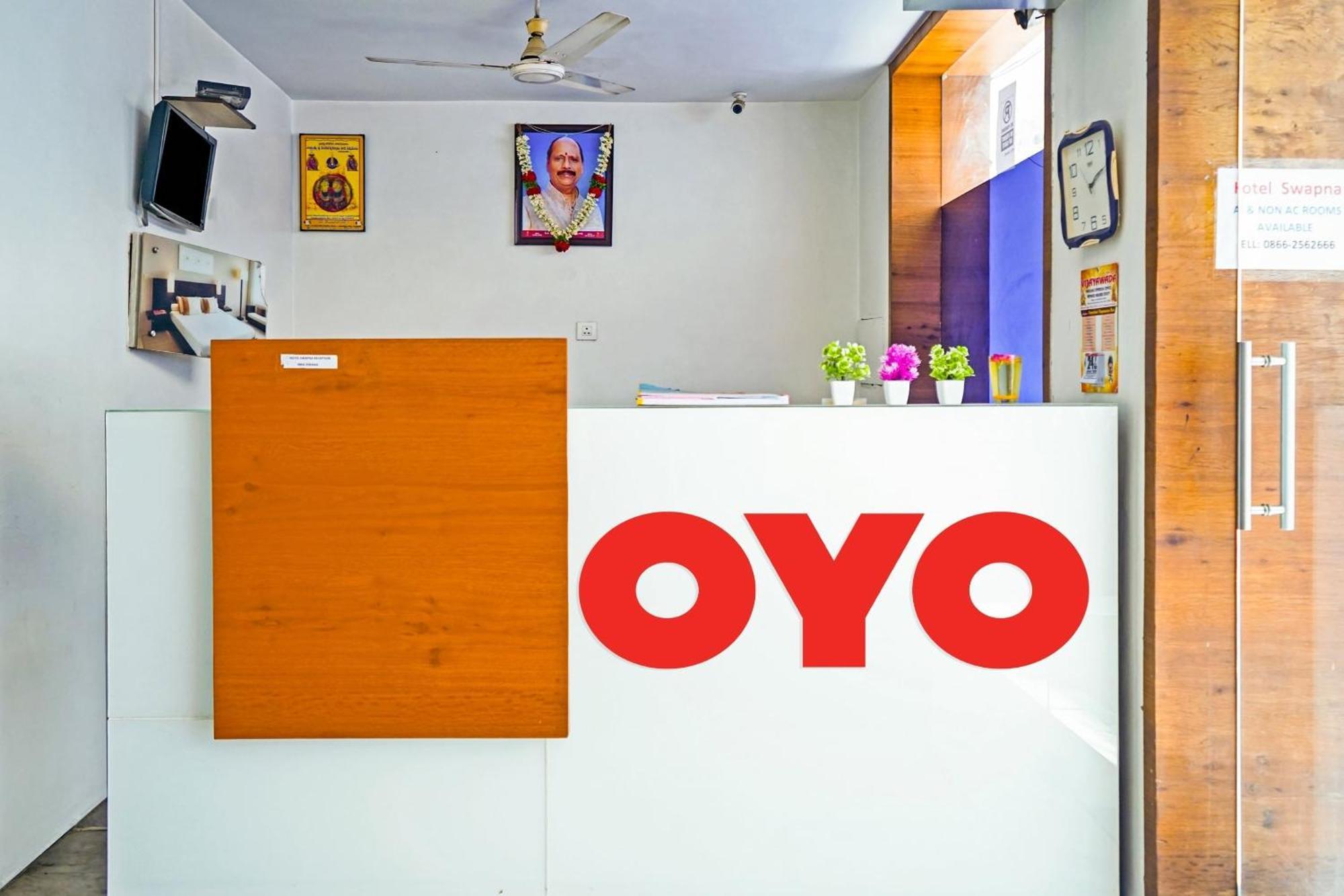 OYO 89898 Hotel Swapna Vijayawāda Exterior foto